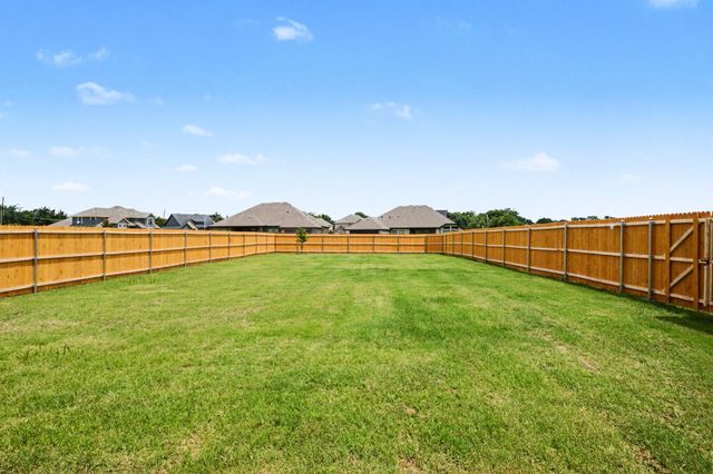 1913 Barrix Lane, Desoto, TX 75115