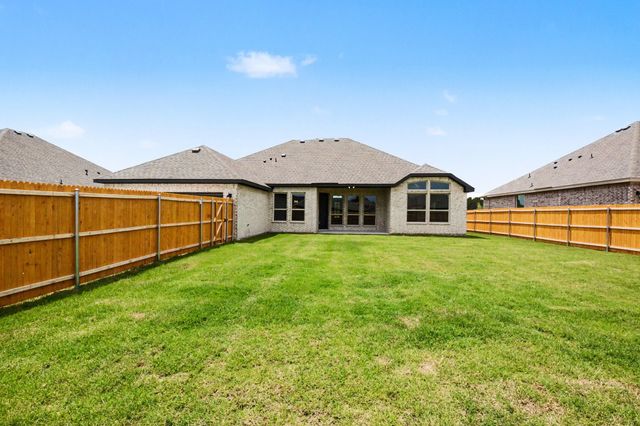 1913 Barrix Lane, Desoto, TX 75115