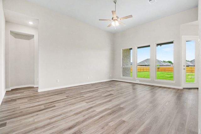 1913 Barrix Lane, Desoto, TX 75115