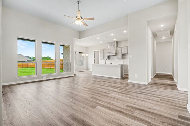 1913 Barrix Lane, Desoto, TX 75115