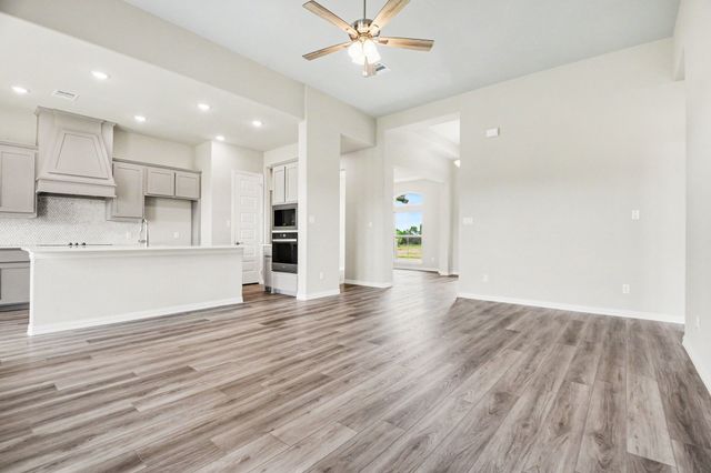 1913 Barrix Lane, Desoto, TX 75115