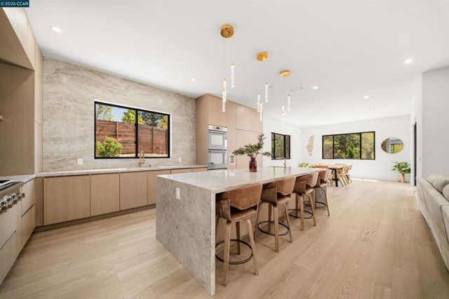 1080 Scots Ln, Walnut Creek, CA 94596