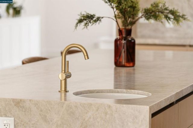 1080 Scots Ln, Walnut Creek, CA 94596