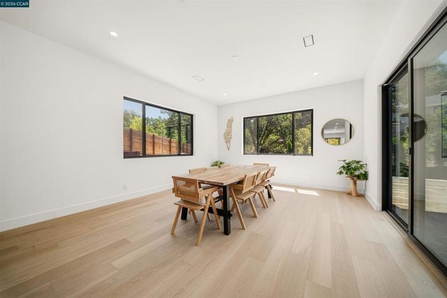 1080 Scots Ln, Walnut Creek, CA 94596