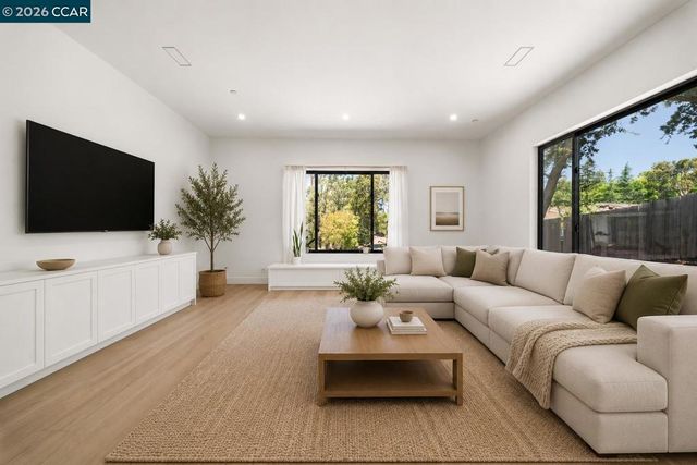 1080 Scots Ln, Walnut Creek, CA 94596