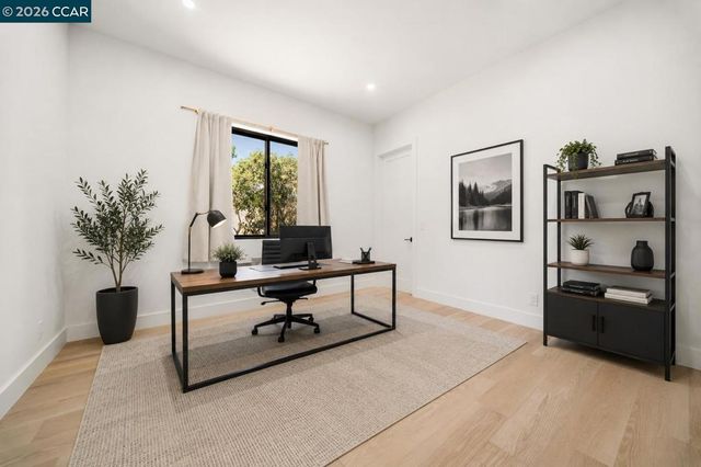 1080 Scots Ln, Walnut Creek, CA 94596