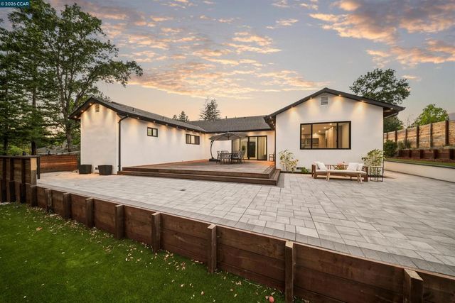 1080 Scots Ln, Walnut Creek, CA 94596