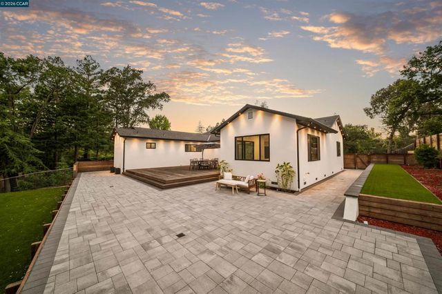 1080 Scots Ln, Walnut Creek, CA 94596