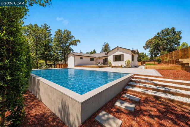 1080 Scots Ln, Walnut Creek, CA 94596