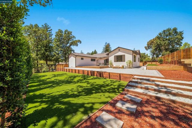 1080 Scots Ln, Walnut Creek, CA 94596
