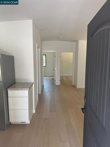 1080 Scots Ln, Walnut Creek, CA 94596