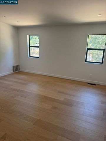 1080 Scots Ln, Walnut Creek, CA 94596