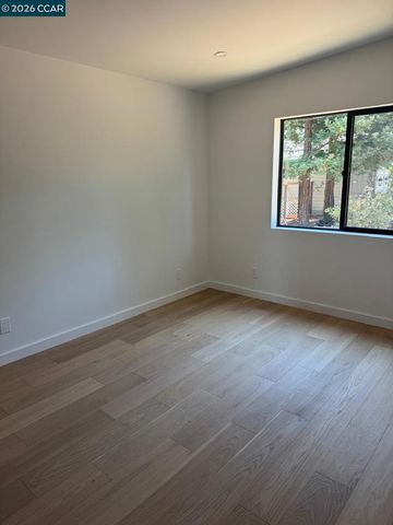 1080 Scots Ln, Walnut Creek, CA 94596