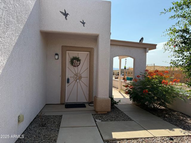 573 S Meadowood Lane, Sierra Vista, AZ 85635