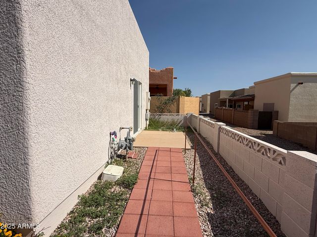 573 S Meadowood Lane, Sierra Vista, AZ 85635