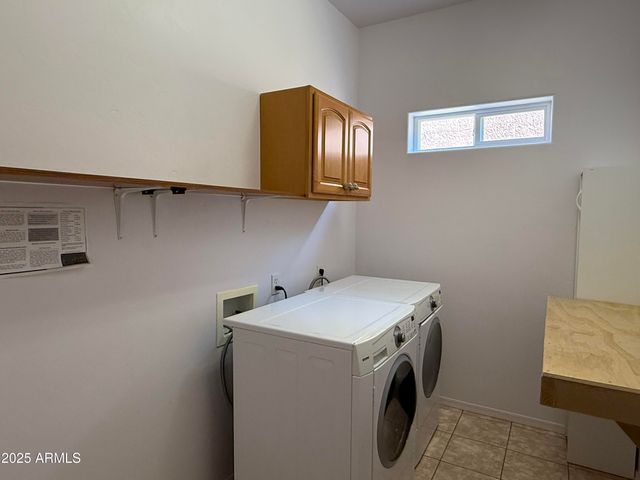 573 S Meadowood Lane, Sierra Vista, AZ 85635