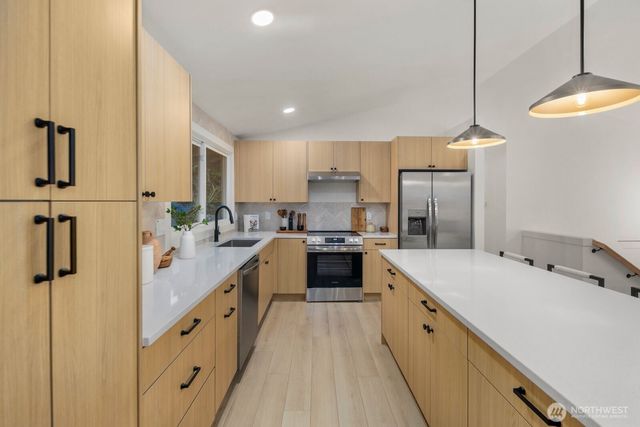 13018 NE 134th Place, Kirkland, WA 98034