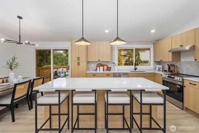 13018 NE 134th Place, Kirkland, WA 98034