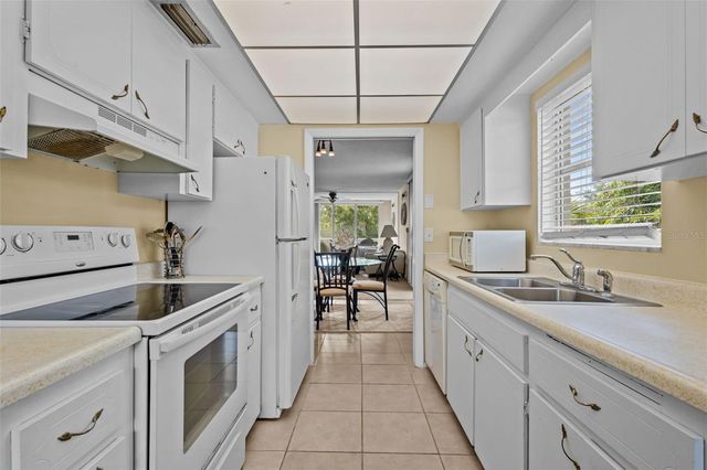 1009 PEARCE DRIVE 206, Clearwater, FL 33764