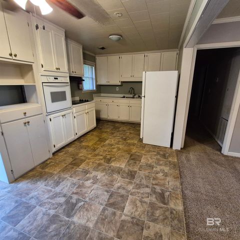 105 Elizabeth Street, Evergreen, AL 36401