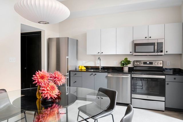1060 Broadway 208, Somerville, MA 02144