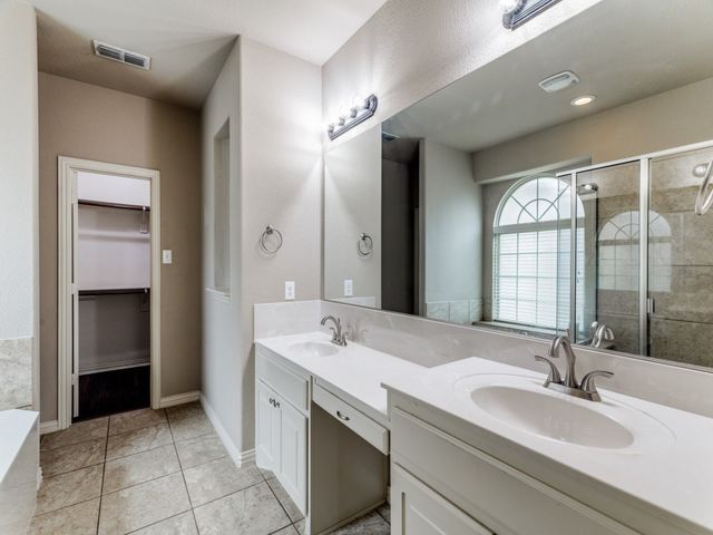 1428 Soaptree Lane, Fort Worth, TX 76177