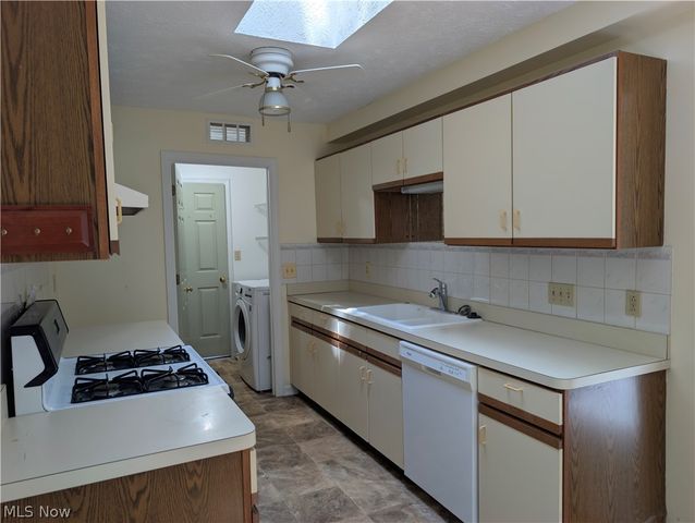 3352 Brookside Lane, Cuyahoga Falls, OH 44223