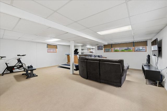 4211 N Melvina Avenue, Chicago, IL 60634