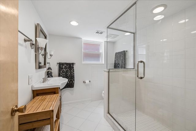 4211 N Melvina Avenue, Chicago, IL 60634
