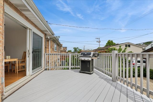4211 N Melvina Avenue, Chicago, IL 60634