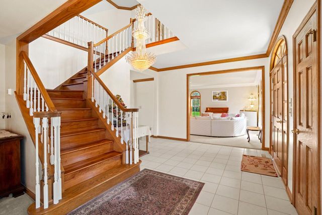 5623 River Hills ROAD, Racine, WI 53402