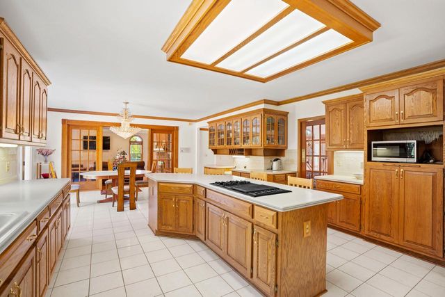 5623 River Hills ROAD, Racine, WI 53402