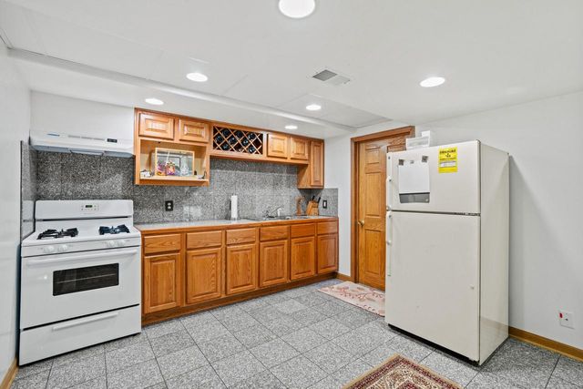 5623 River Hills ROAD, Racine, WI 53402