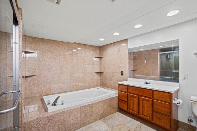 5623 River Hills ROAD, Racine, WI 53402