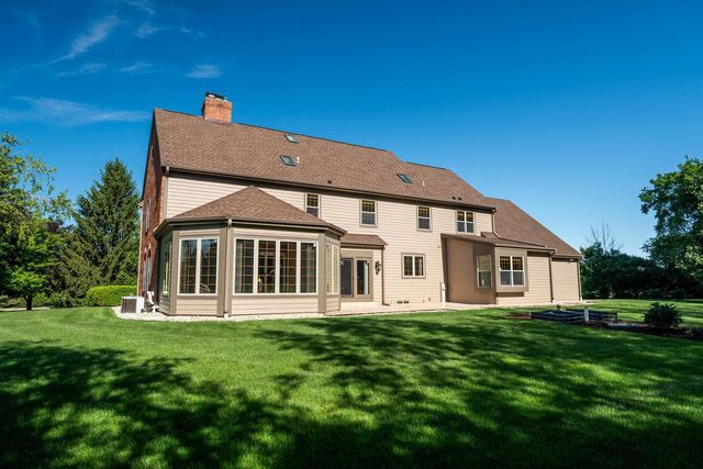 5623 River Hills ROAD, Racine, WI 53402