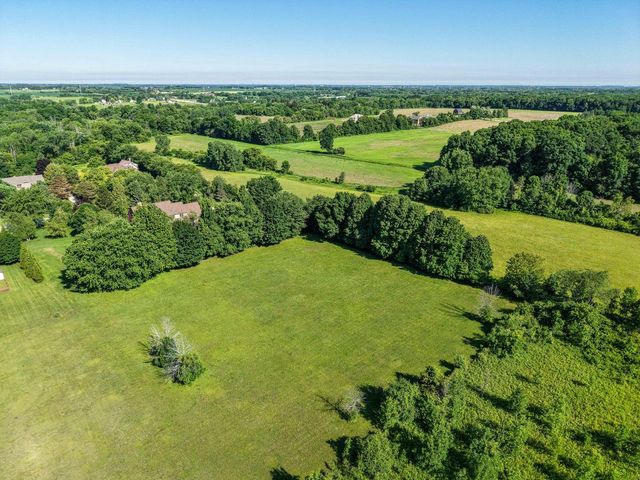 5623 River Hills ROAD, Racine, WI 53402