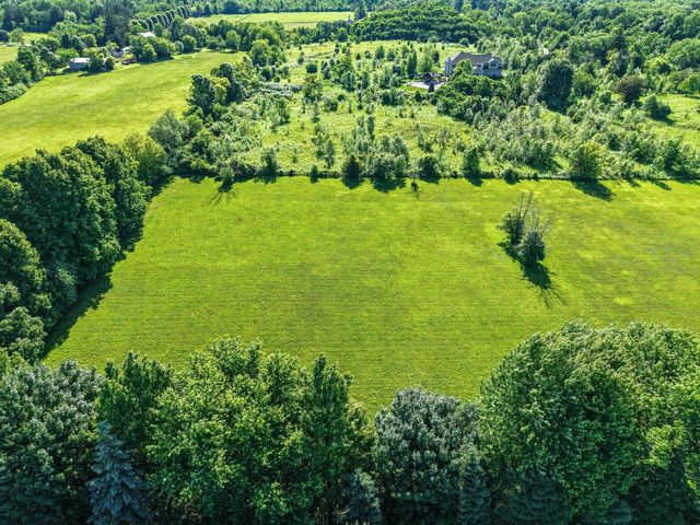5623 River Hills ROAD, Racine, WI 53402