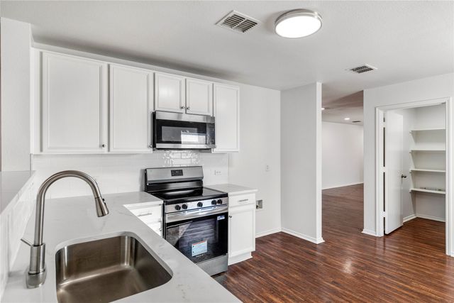 1024 Junegrass Lane, Crowley, TX 76036