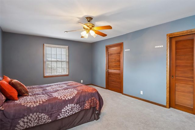 2110 Lincolnshire Drive SE, Cedar Rapids, IA 52403