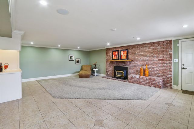 2110 Lincolnshire Drive SE, Cedar Rapids, IA 52403