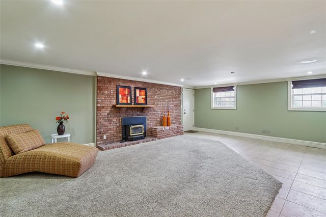 2110 Lincolnshire Drive SE, Cedar Rapids, IA 52403