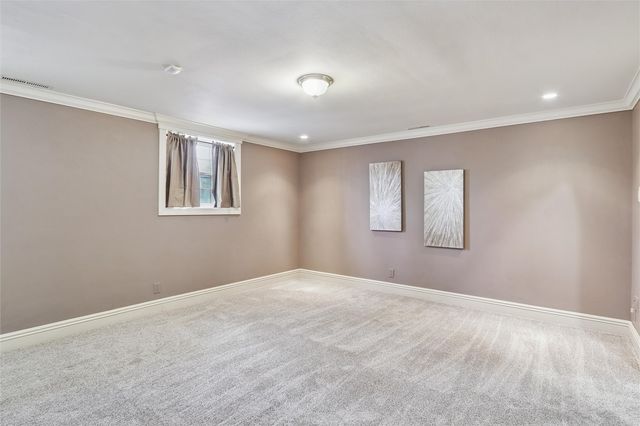 2110 Lincolnshire Drive SE, Cedar Rapids, IA 52403