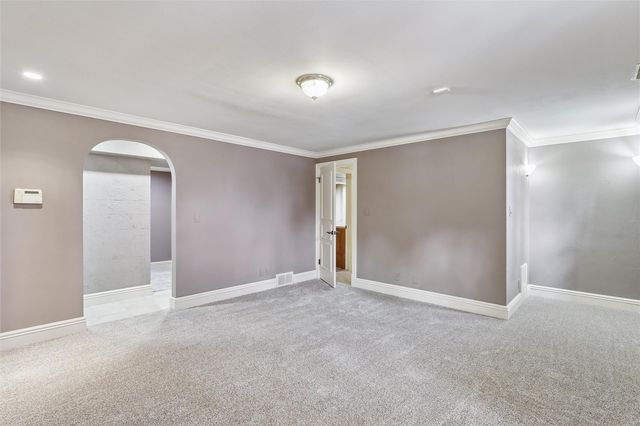 2110 Lincolnshire Drive SE, Cedar Rapids, IA 52403