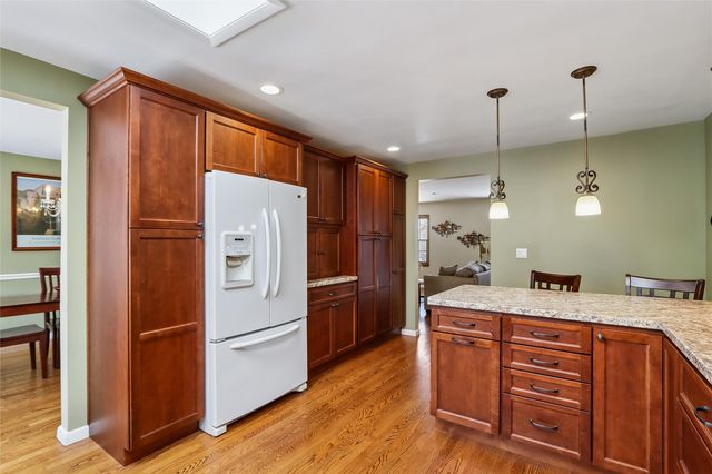 2110 Lincolnshire Drive SE, Cedar Rapids, IA 52403