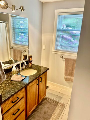 108 Peak Street, Manchester, NH 03104