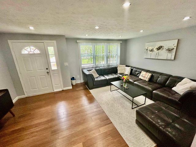 108 Peak Street, Manchester, NH 03104