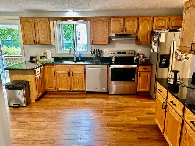 108 Peak Street, Manchester, NH 03104