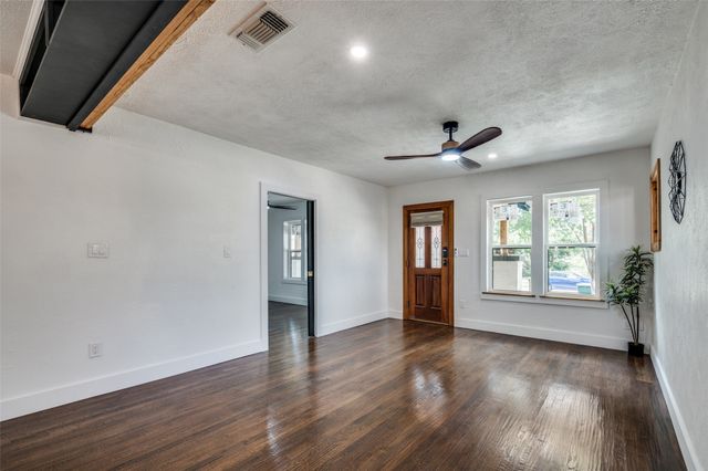 4004 Linden Avenue, Fort Worth, TX 76107