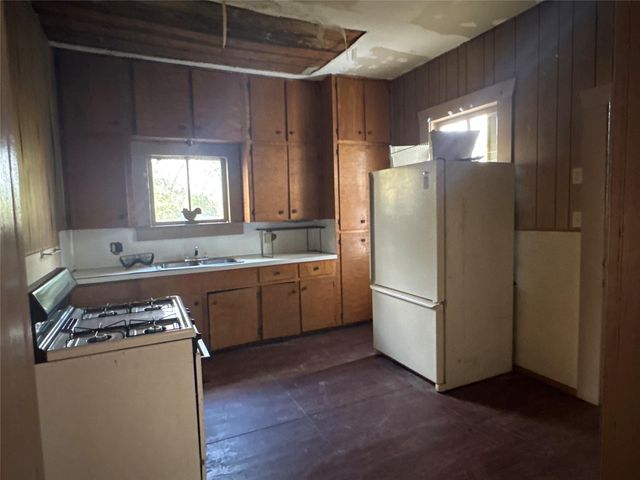 1302 19th Street, Hempstead, TX 77445