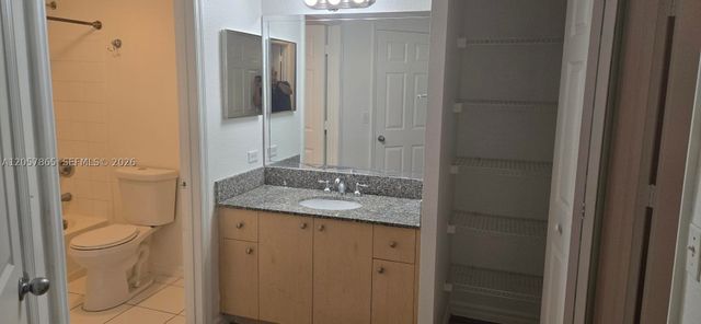 2589 Centergate Dr 202, Miramar, FL 33025